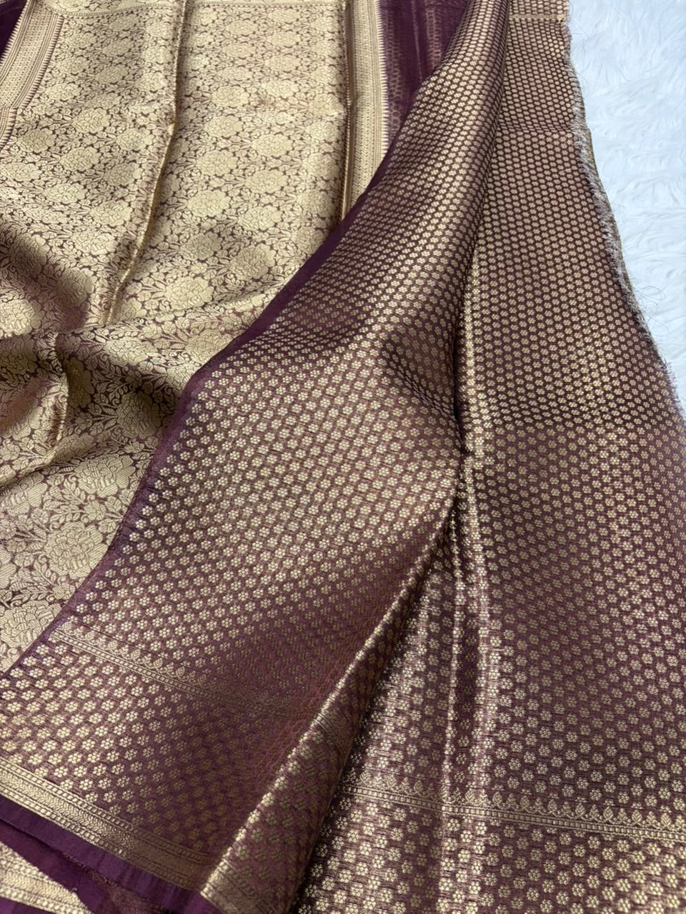 Premium Banarasi Pure Tissue Silk Saree Allover Border and Pallu Resmi Zari Weave