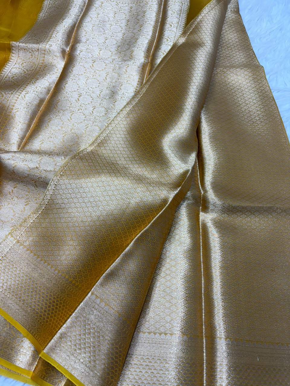 Premium Banarasi Pure Tissue Silk Saree Allover Border and Pallu Resmi Zari Weave