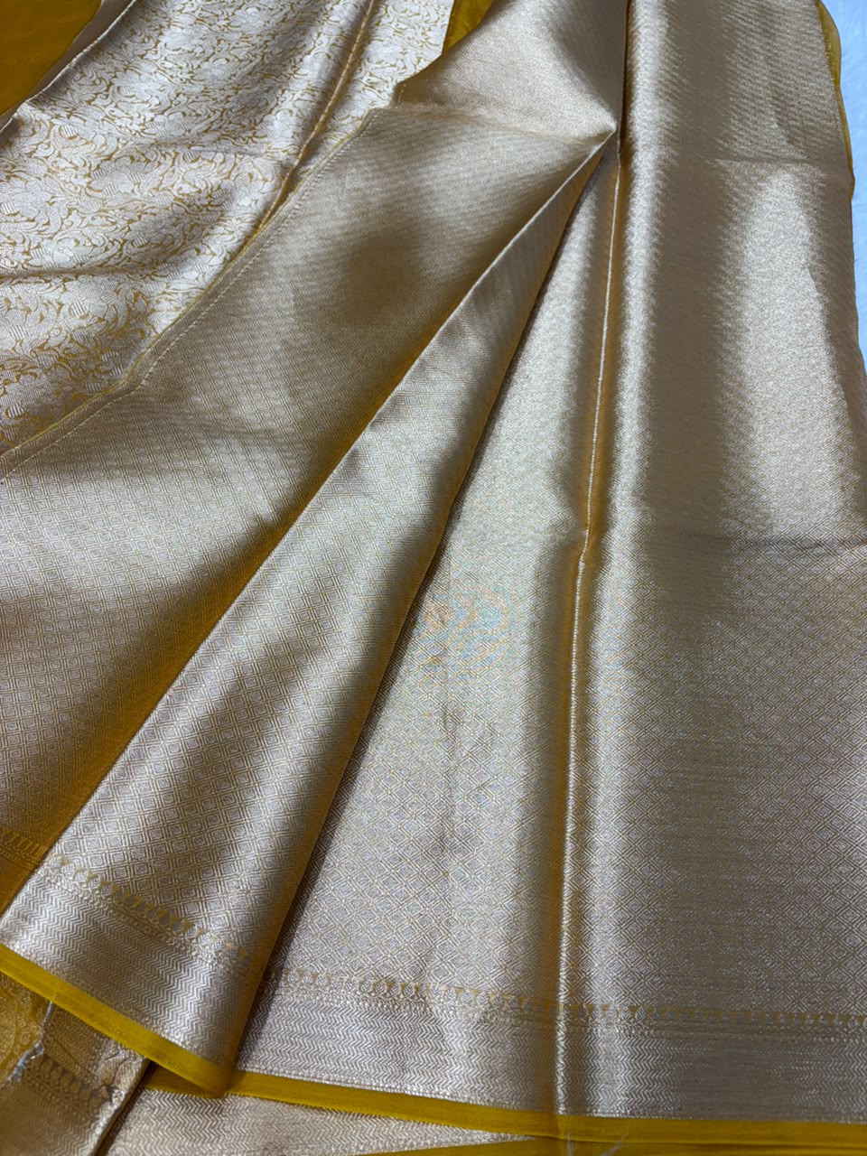 Premium Banarasi Pure Tissue Silk Saree Allover Border and Pallu Resmi Zari Weave