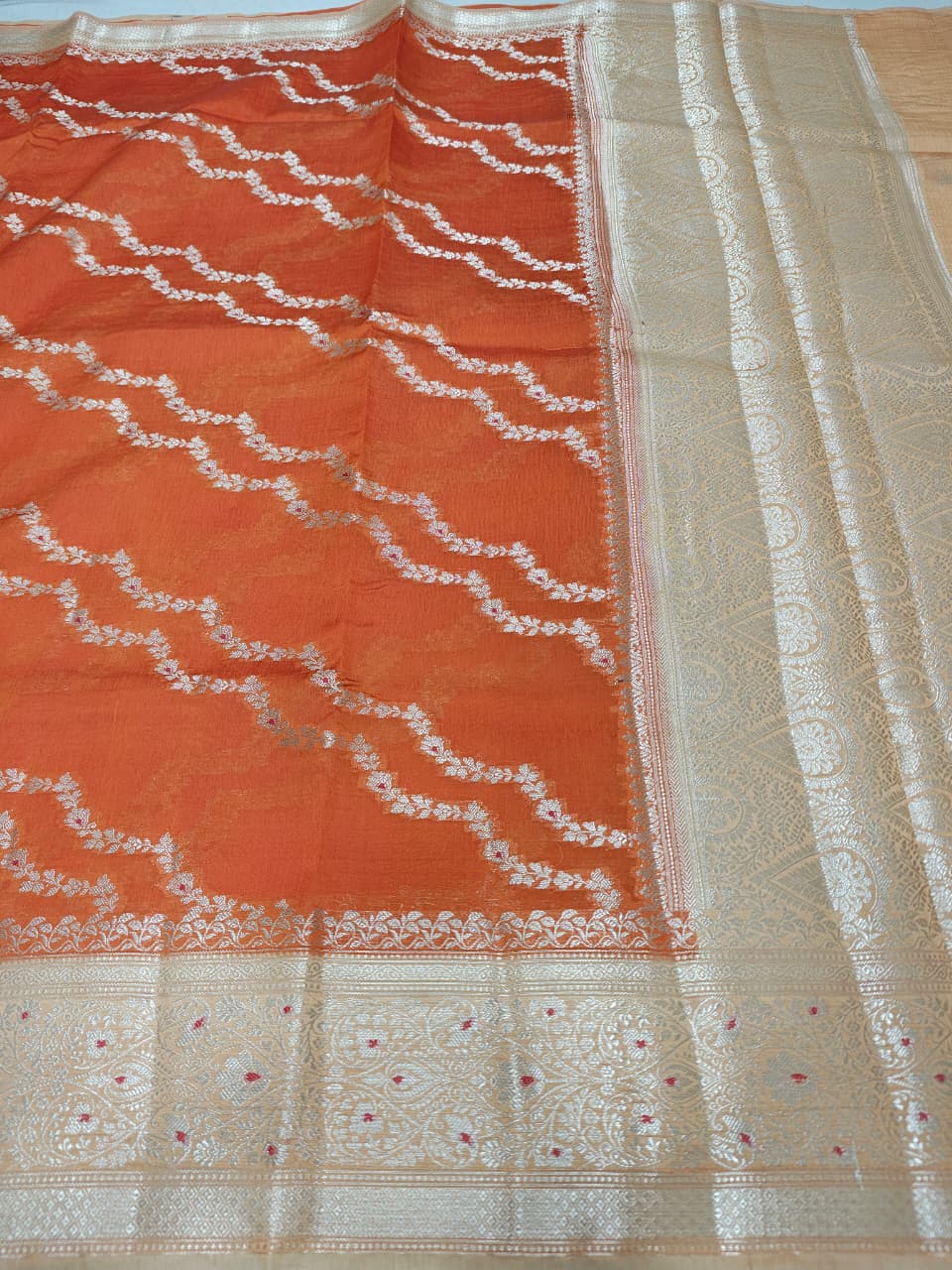Elegant Viscose Silk Saree with Banarasi Weave