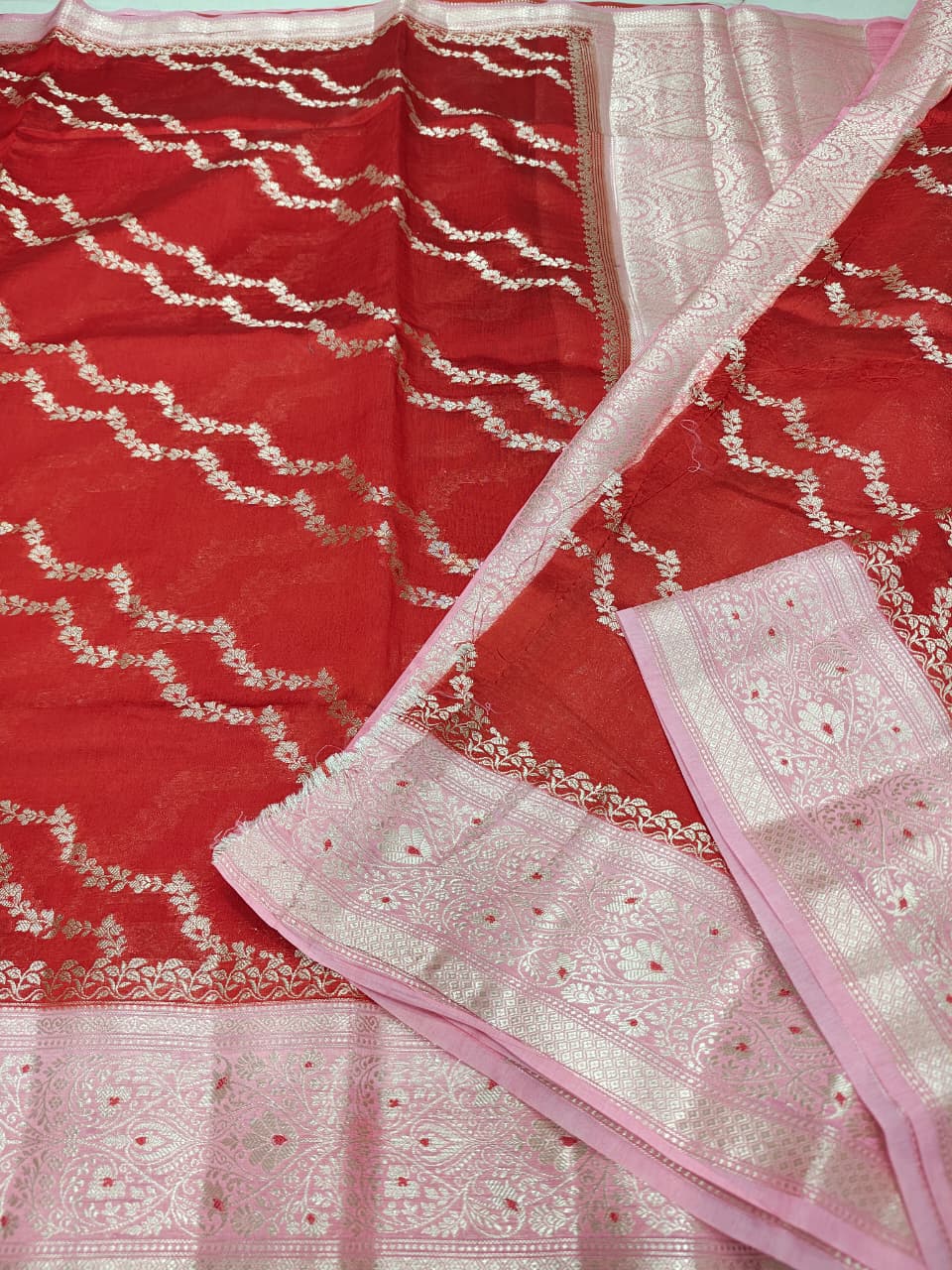 Elegant Viscose Silk Saree with Banarasi Weave