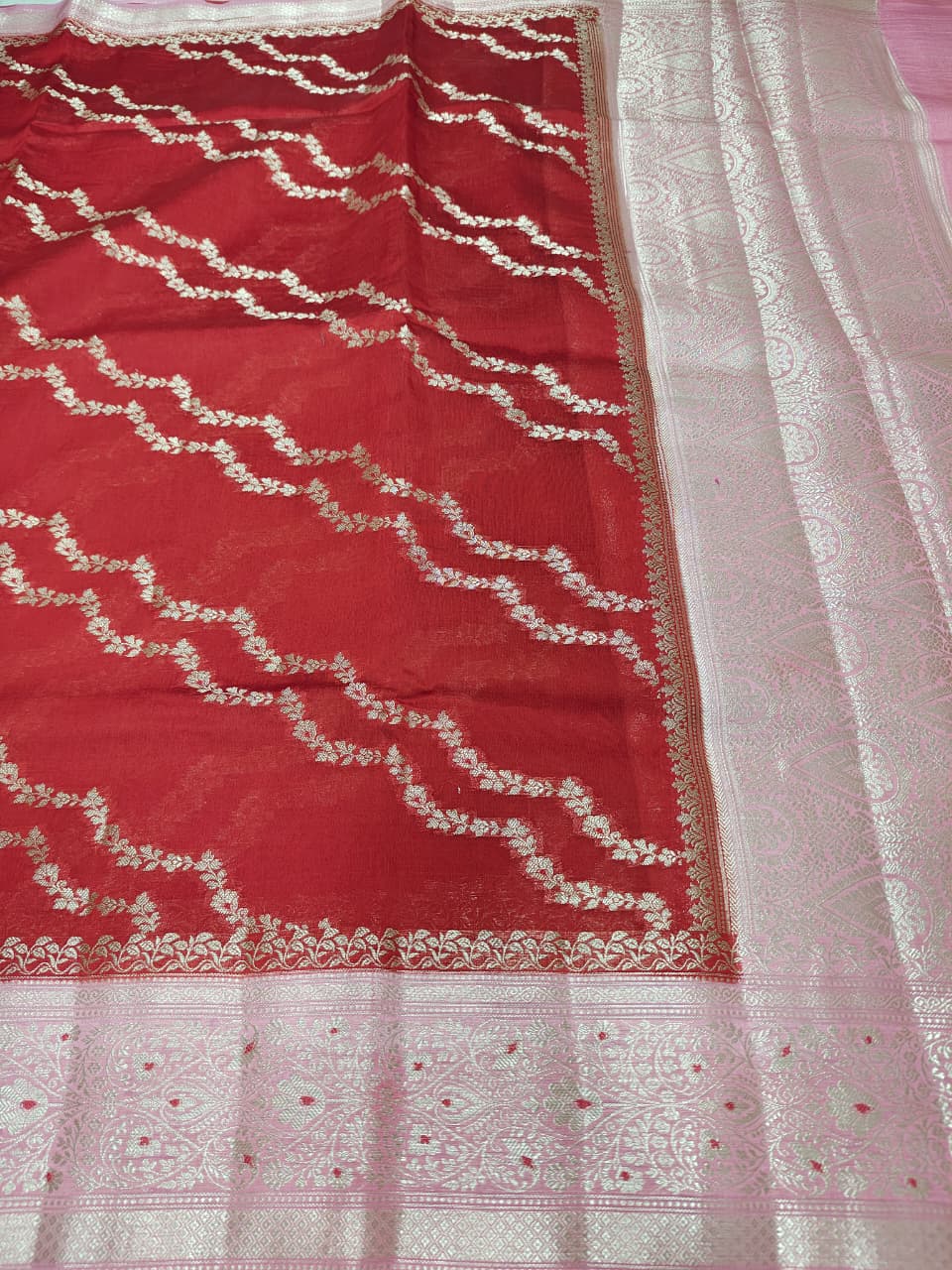 Elegant Viscose Silk Saree with Banarasi Weave