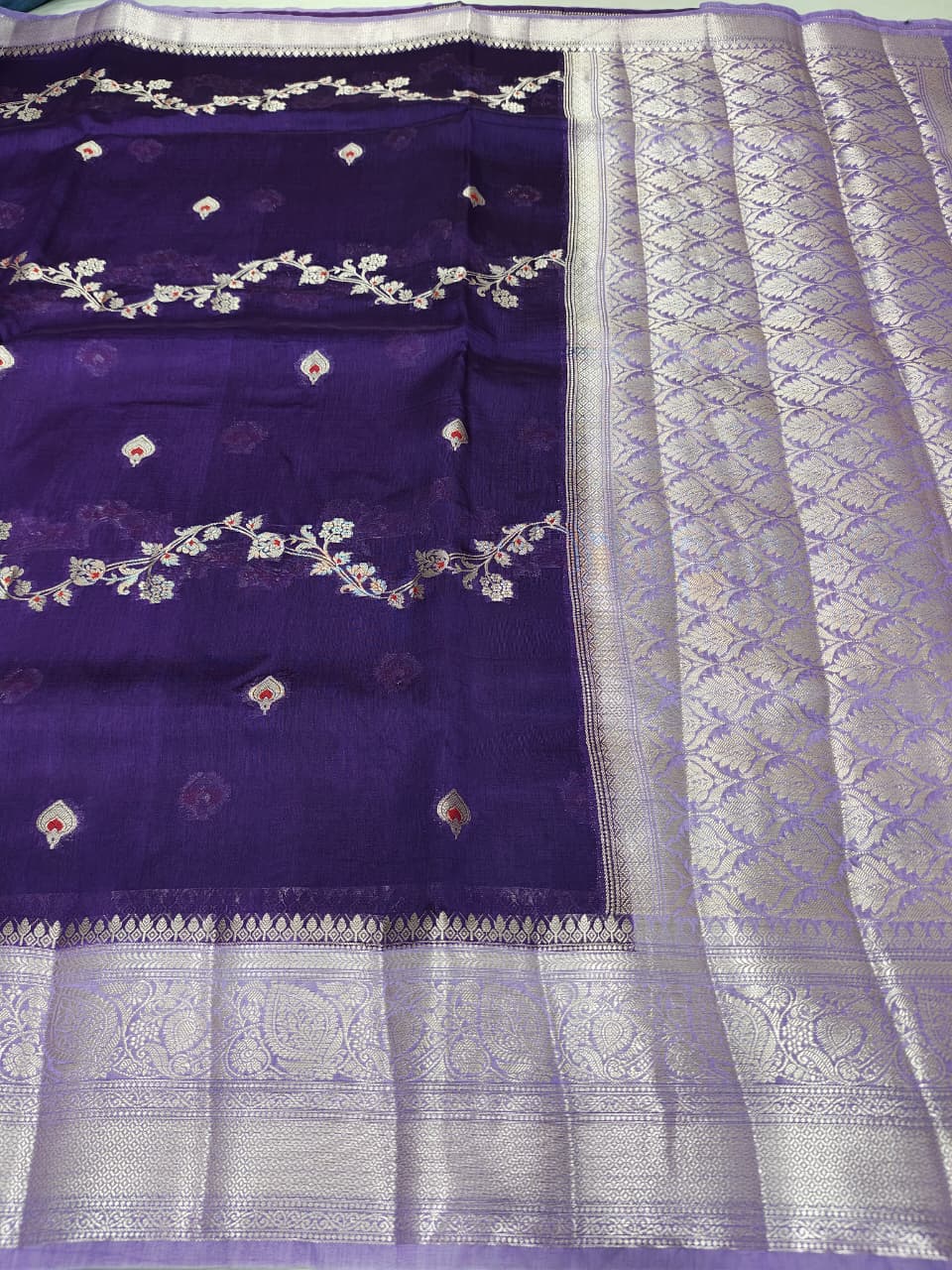 Elegant Viscose Silk Saree with Banarasi Weave
