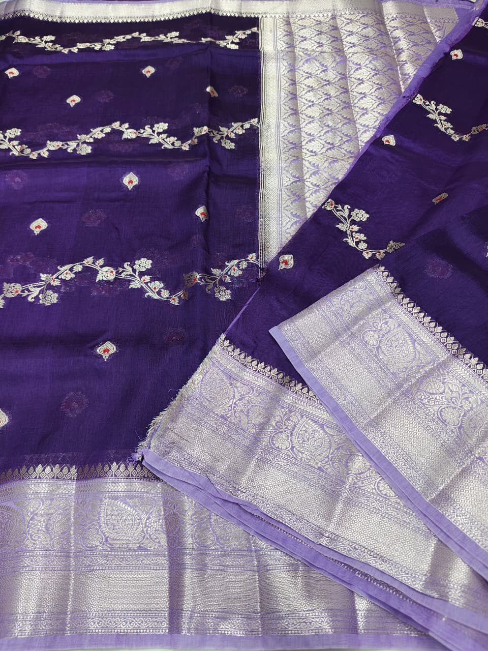 Elegant Viscose Silk Saree with Banarasi Weave