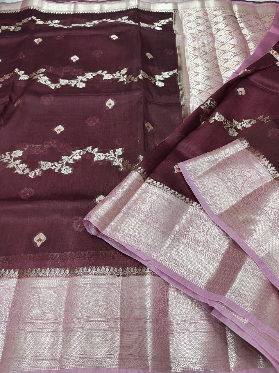 Elegant Viscose Silk Saree with Banarasi Weave