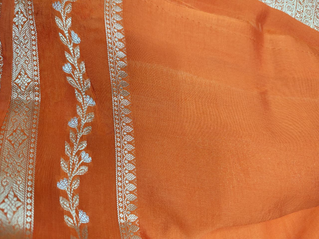 Elegant Viscose Silk Saree with Banarasi Weave