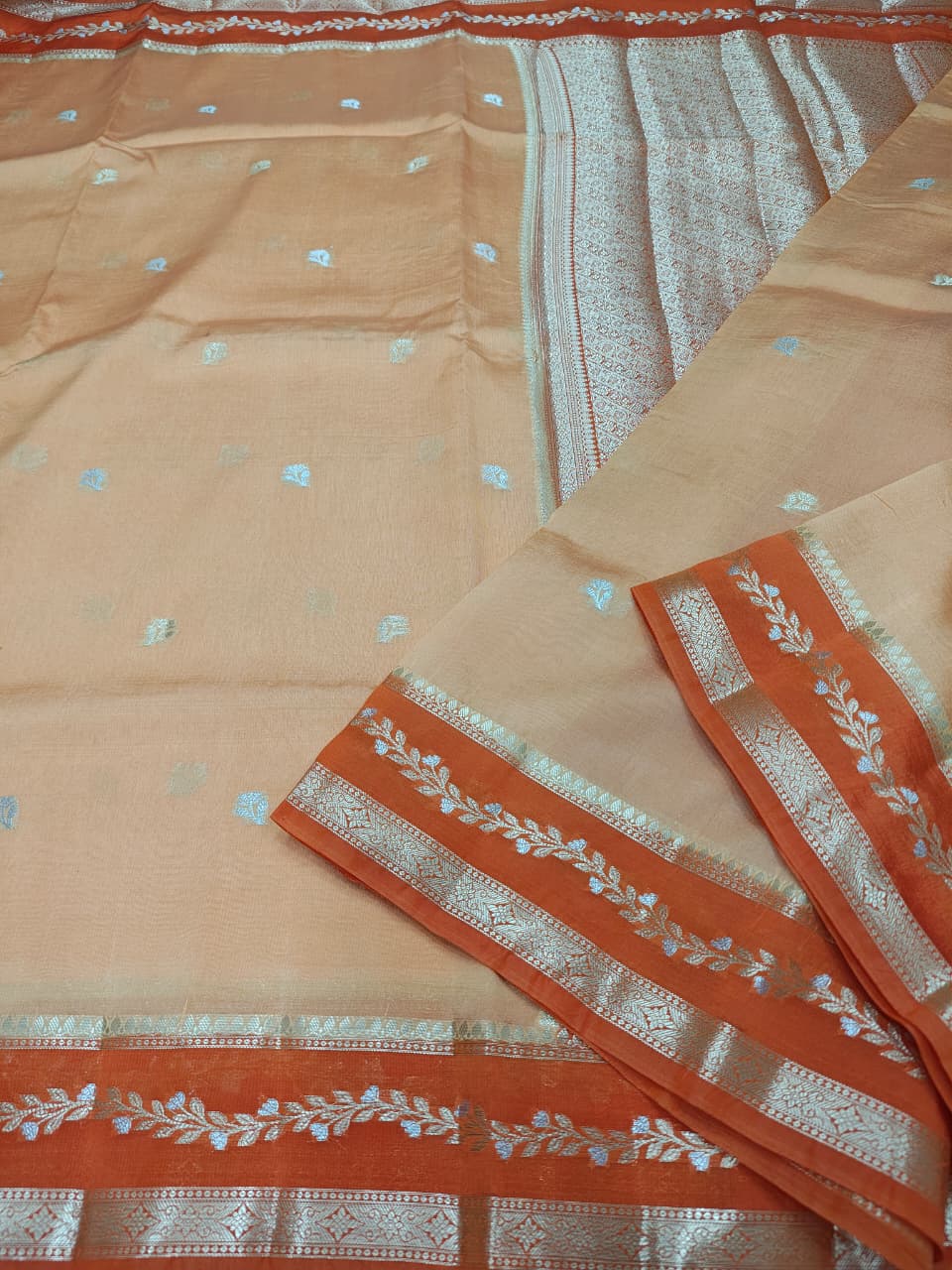 Elegant Viscose Silk Saree with Banarasi Weave