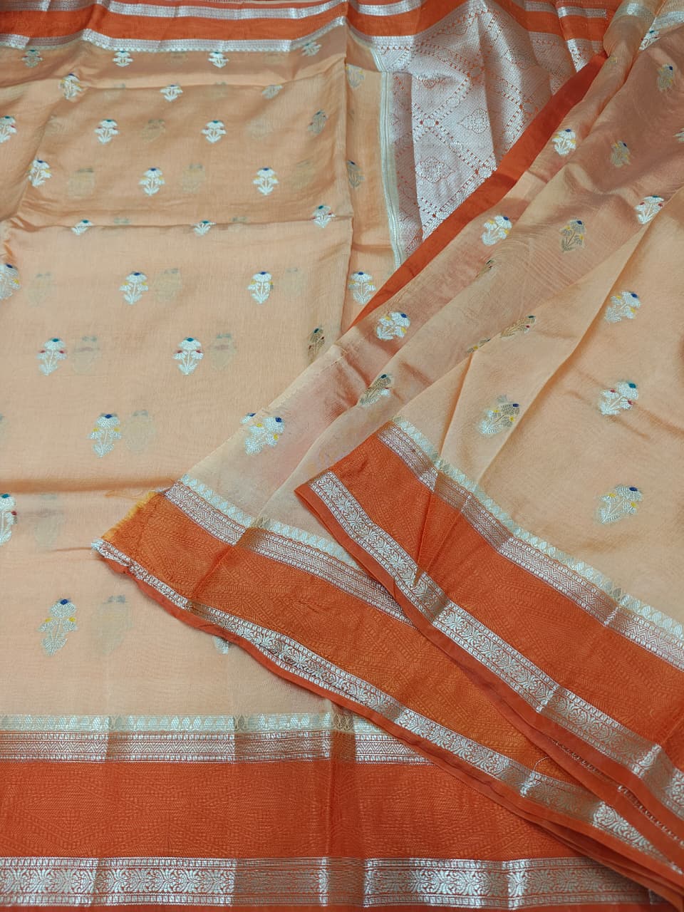 Elegant Viscose Silk Saree with Banarasi Weave