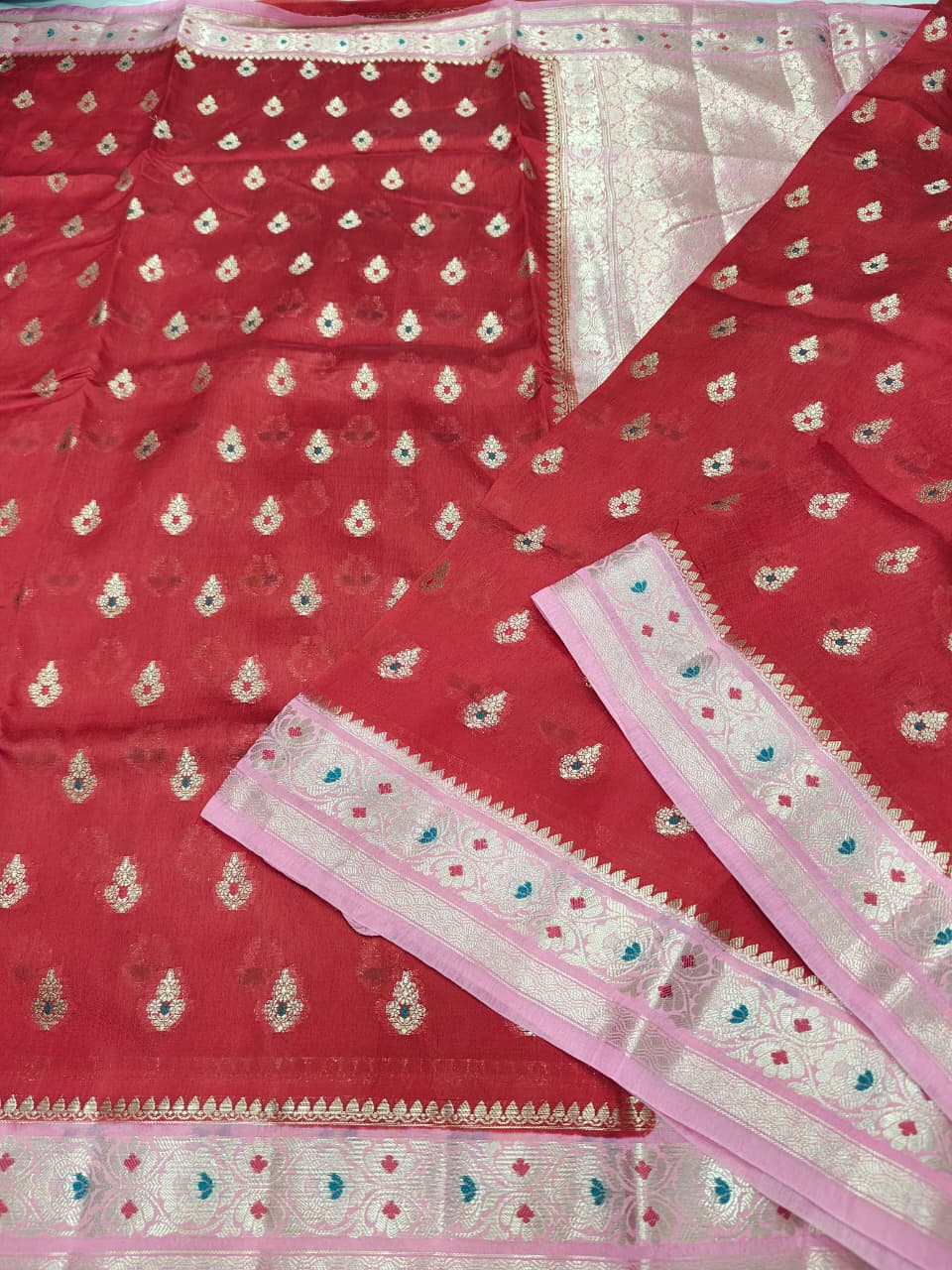 Elegant Viscose Silk Saree with Banarasi Weave
