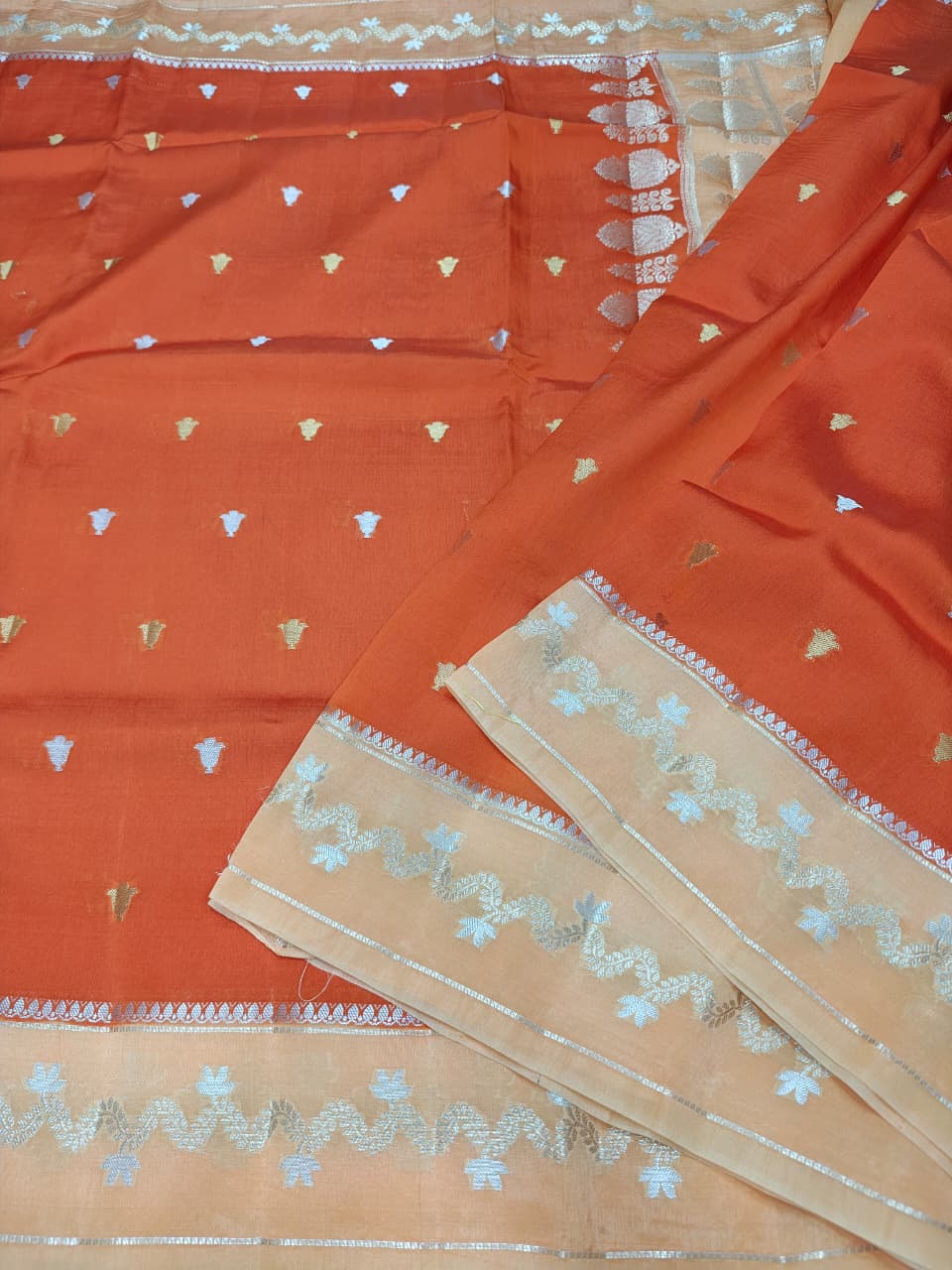 Elegant Viscose Silk Saree with Banarasi Weave