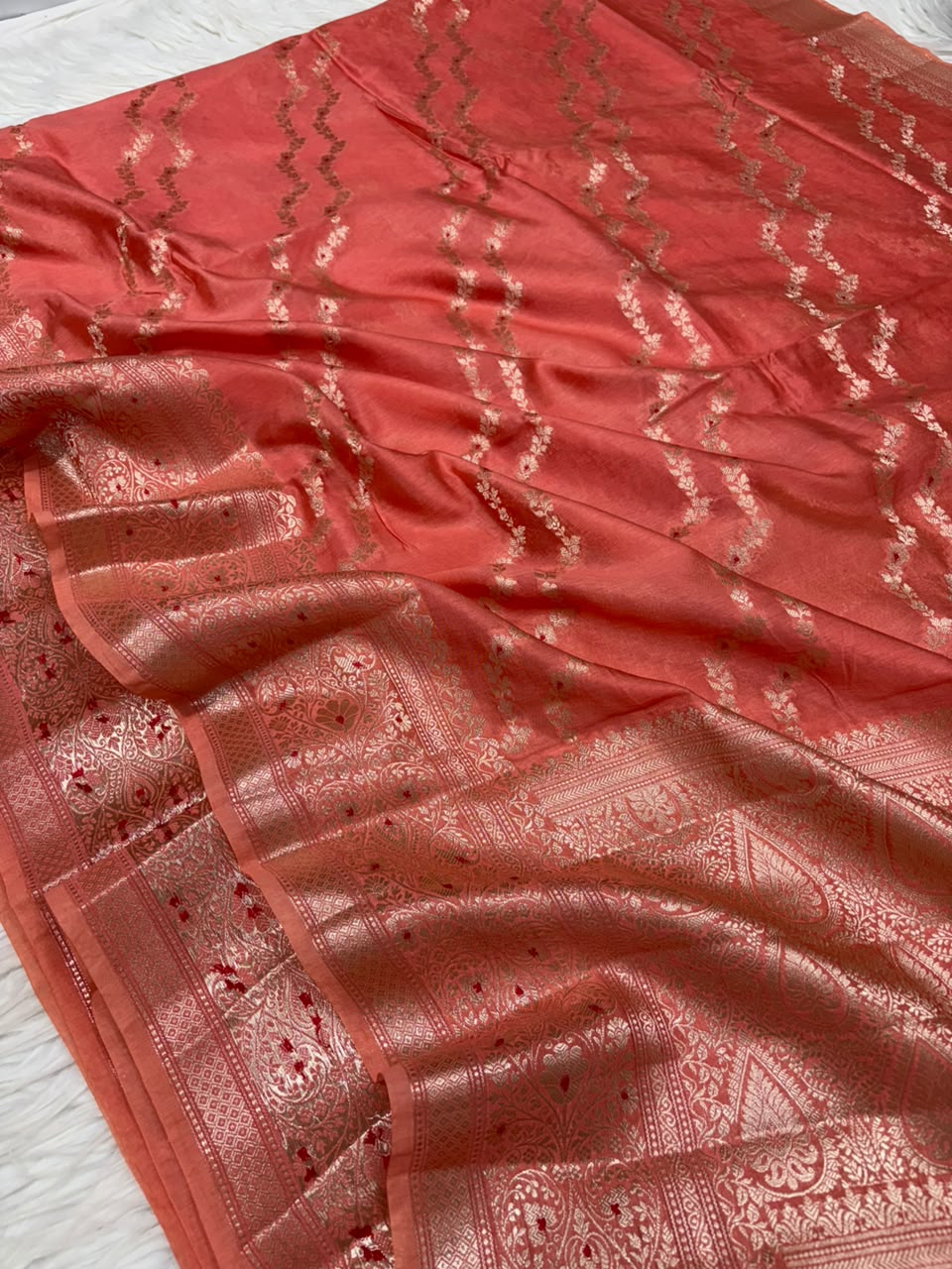 Premium Viscose Silk Allover Zari Weave Jaal Pattern Design Saree