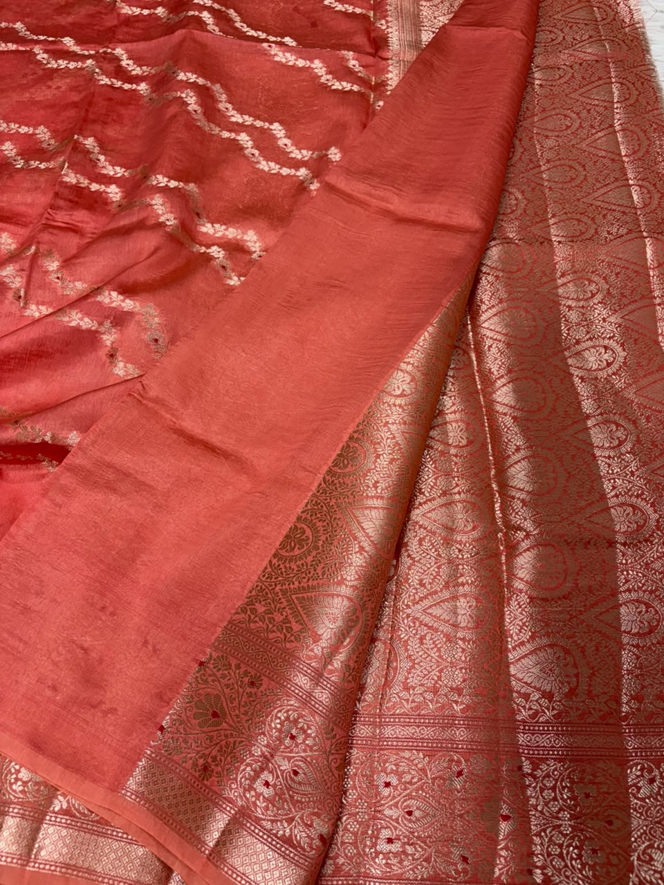 Premium Viscose Silk Allover Zari Weave Jaal Pattern Design Saree