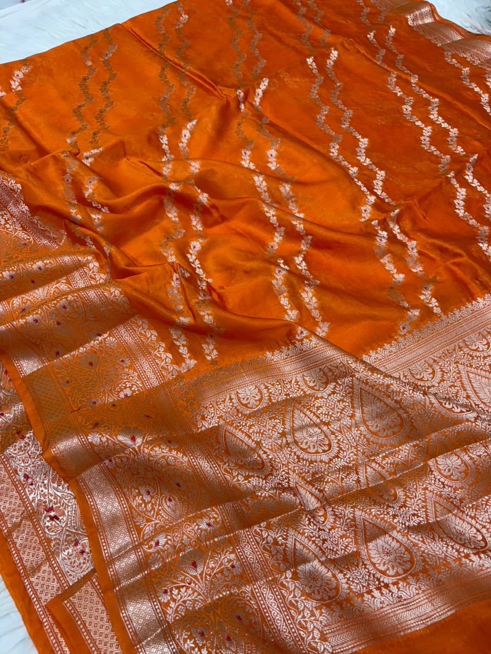 Premium Viscose Silk Allover Zari Weave Jaal Pattern Design Saree