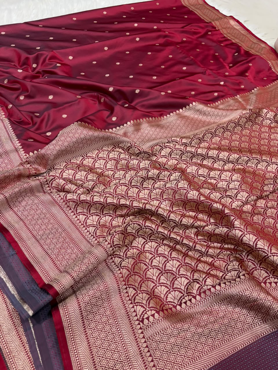 Mashru Katan Chundri Buti Banarasi Border Saree