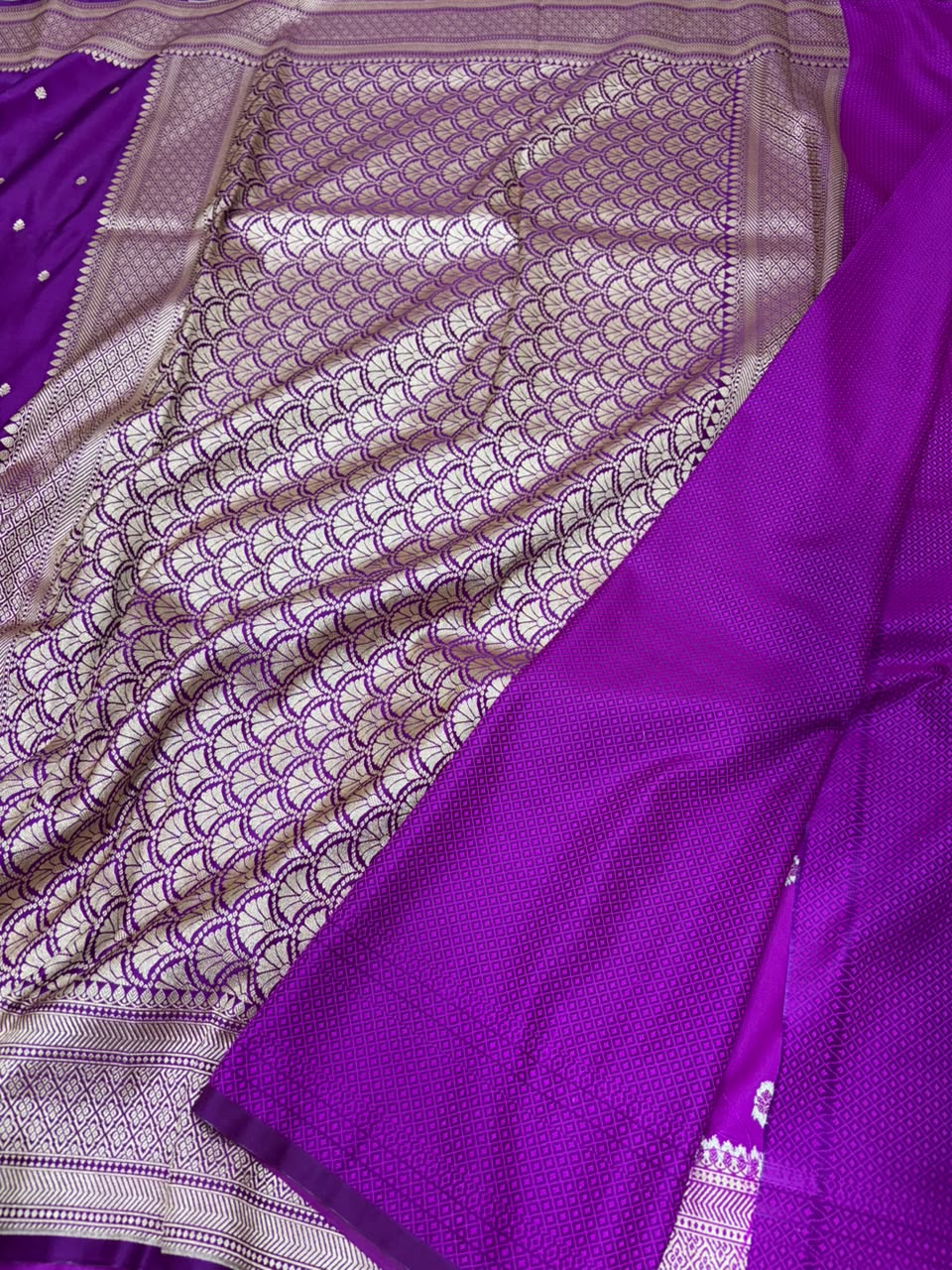 Mashru Katan Chundri Buti Banarasi Border Saree