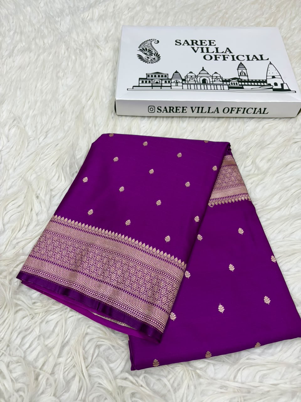 Mashru Katan Chundri Buti Banarasi Border Saree