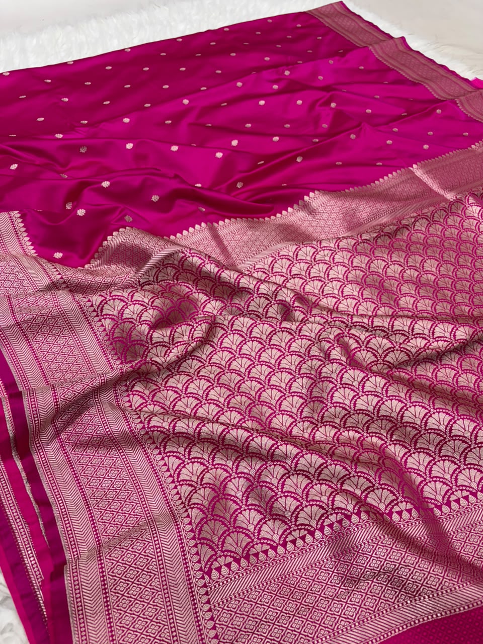 Mashru Katan Chundri Buti Banarasi Border Saree