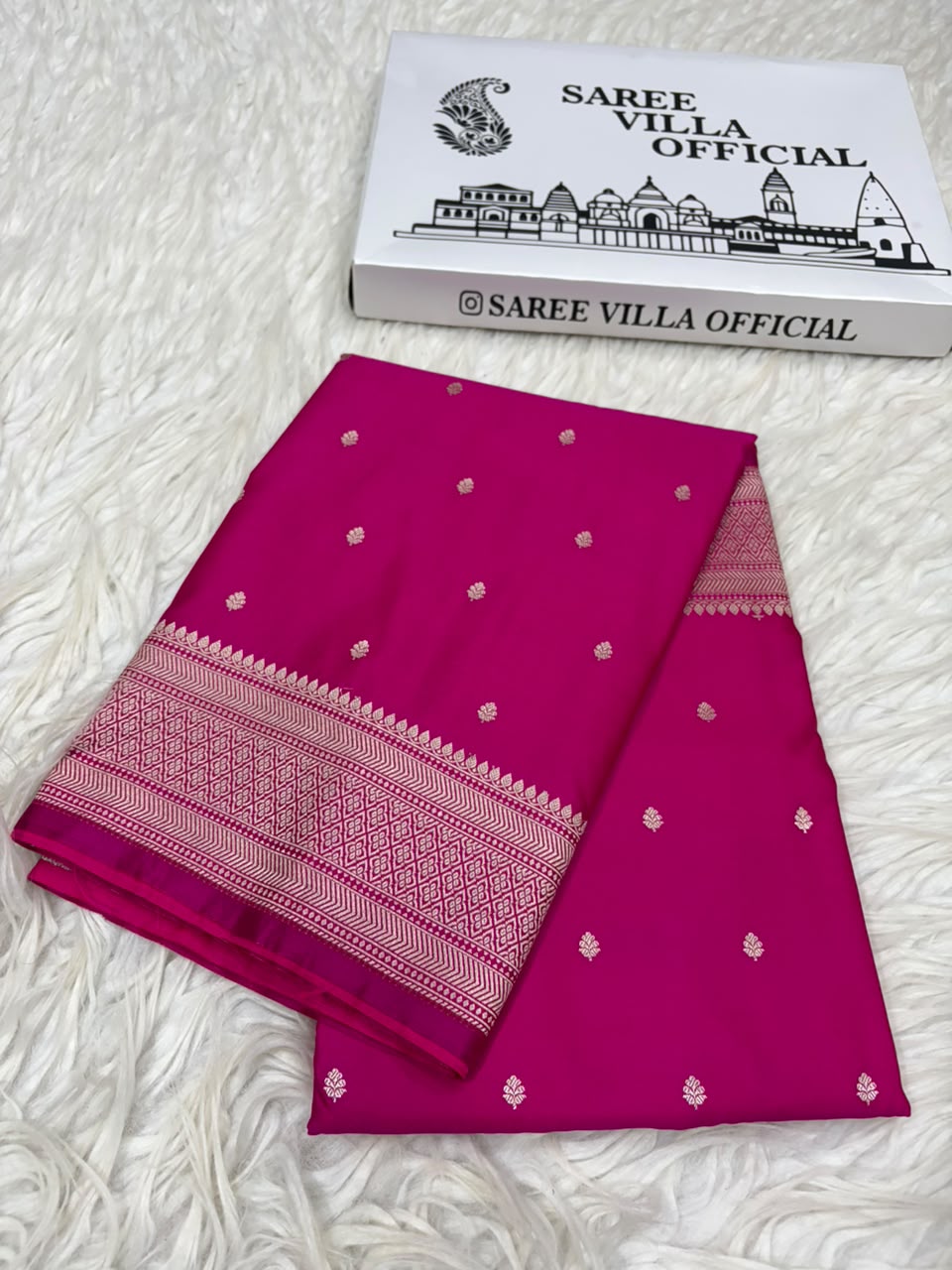 Mashru Katan Chundri Buti Banarasi Border Saree