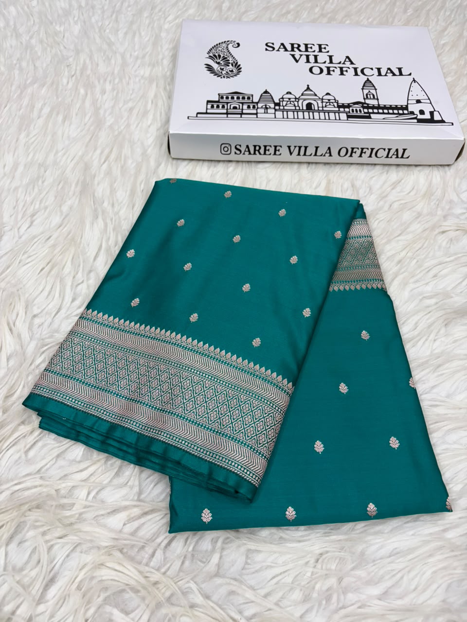 Mashru Katan Chundri Buti Banarasi Border Saree