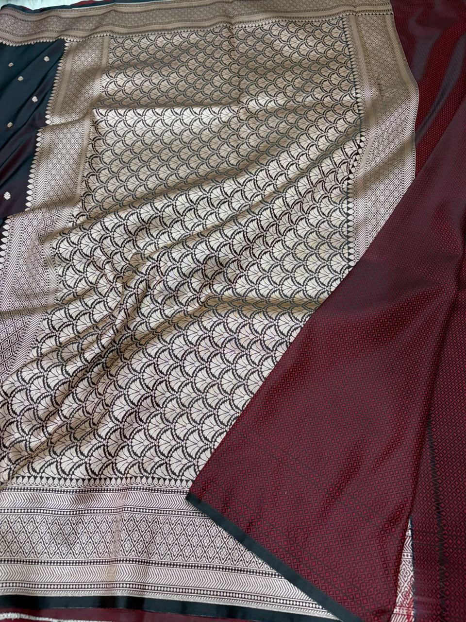 Mashru Katan Chundri Buti Banarasi Border Saree