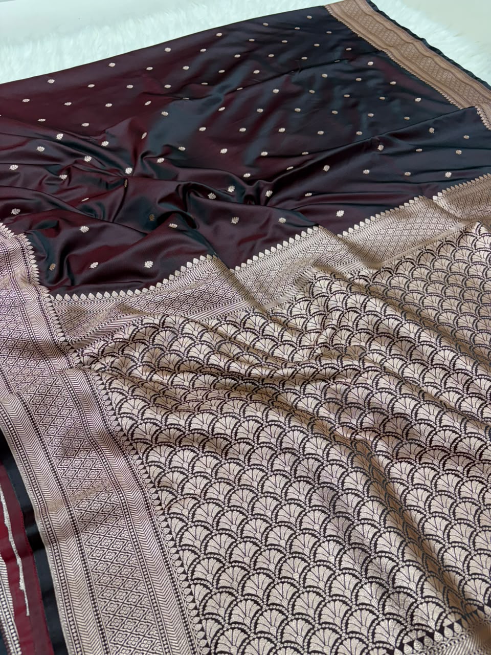 Mashru Katan Chundri Buti Banarasi Border Saree