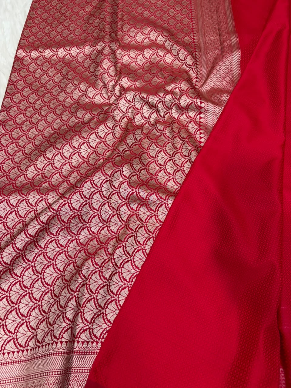 Mashru Katan Chundri Buti Banarasi Border Saree
