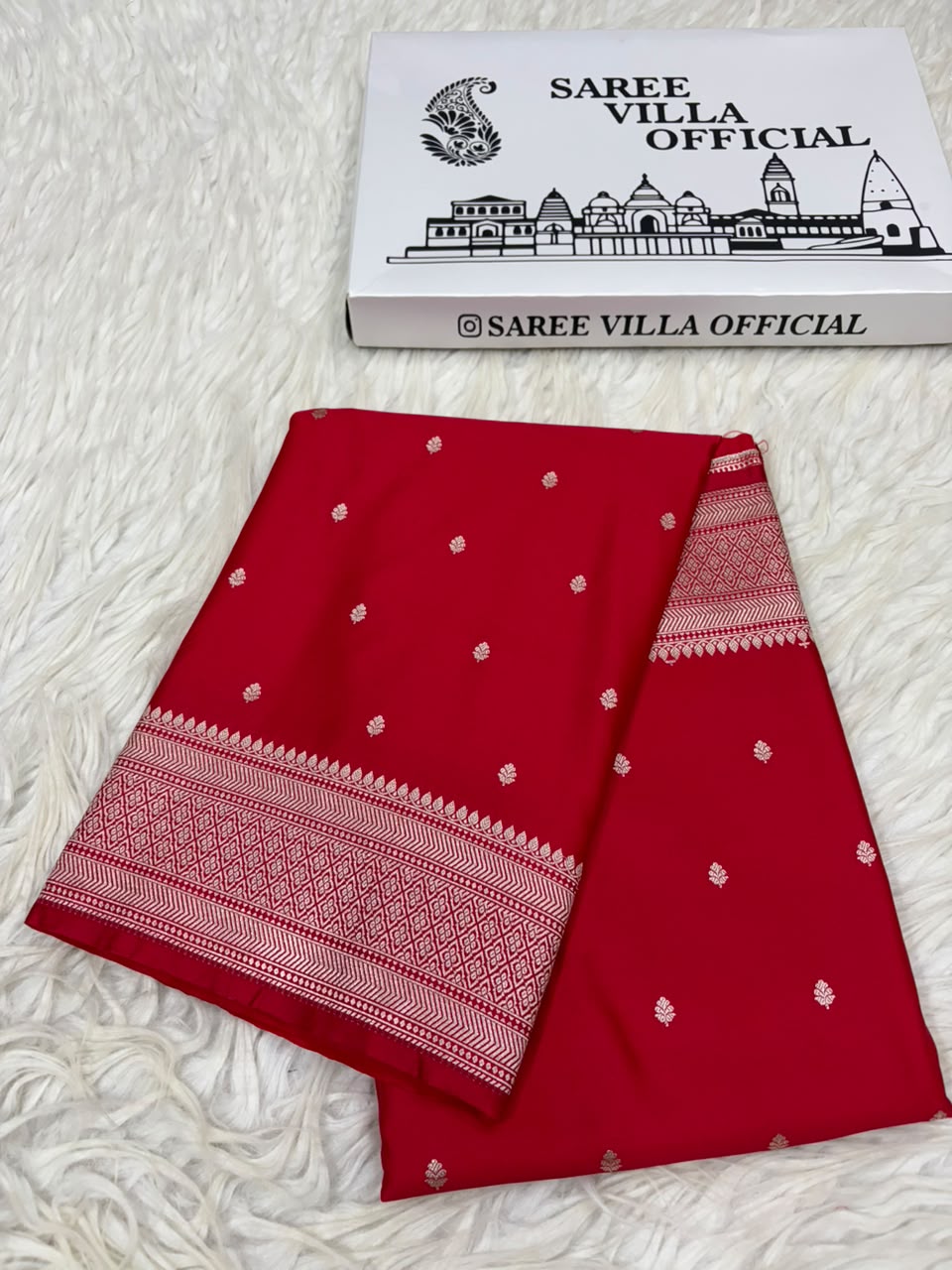 Mashru Katan Chundri Buti Banarasi Border Saree